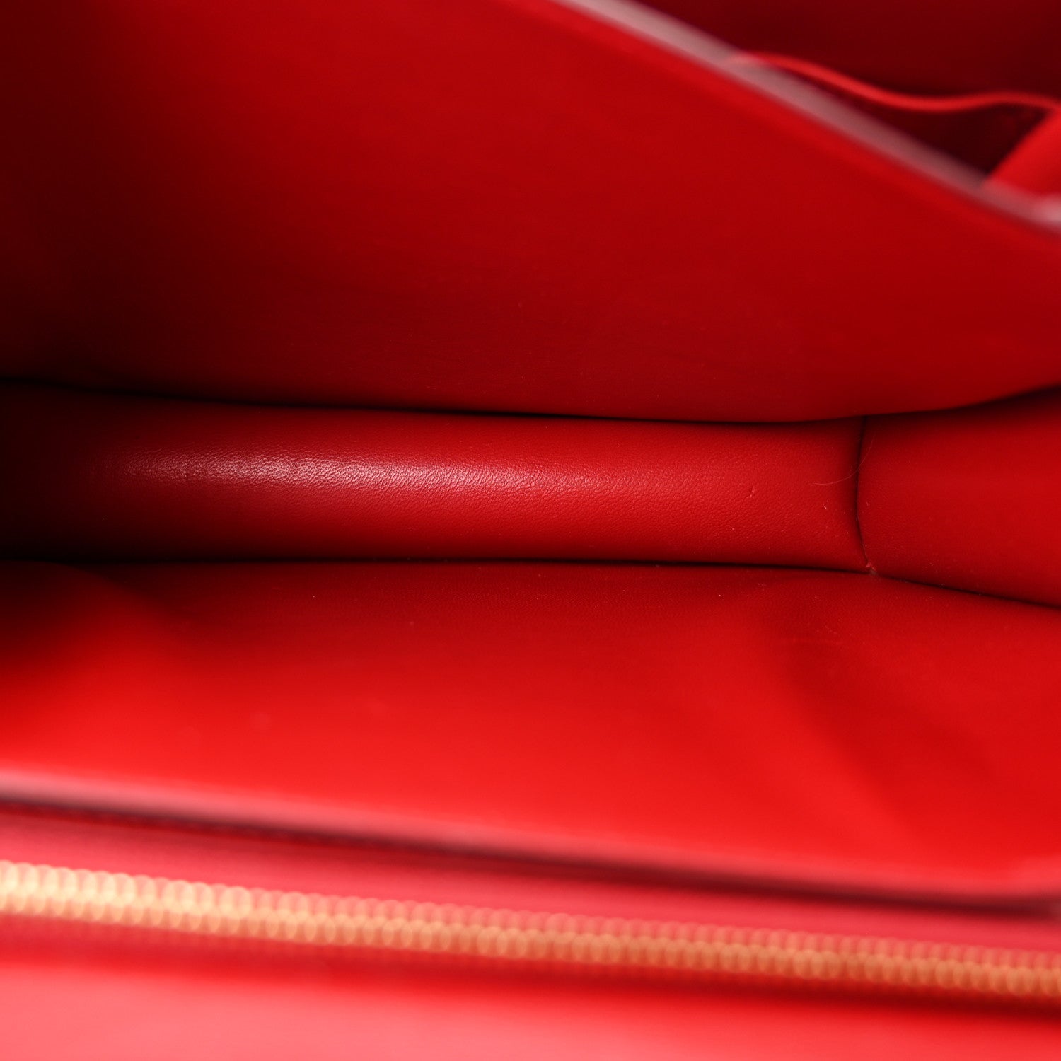 Box Calfskin Medium Classic Box Flap Bag Red
