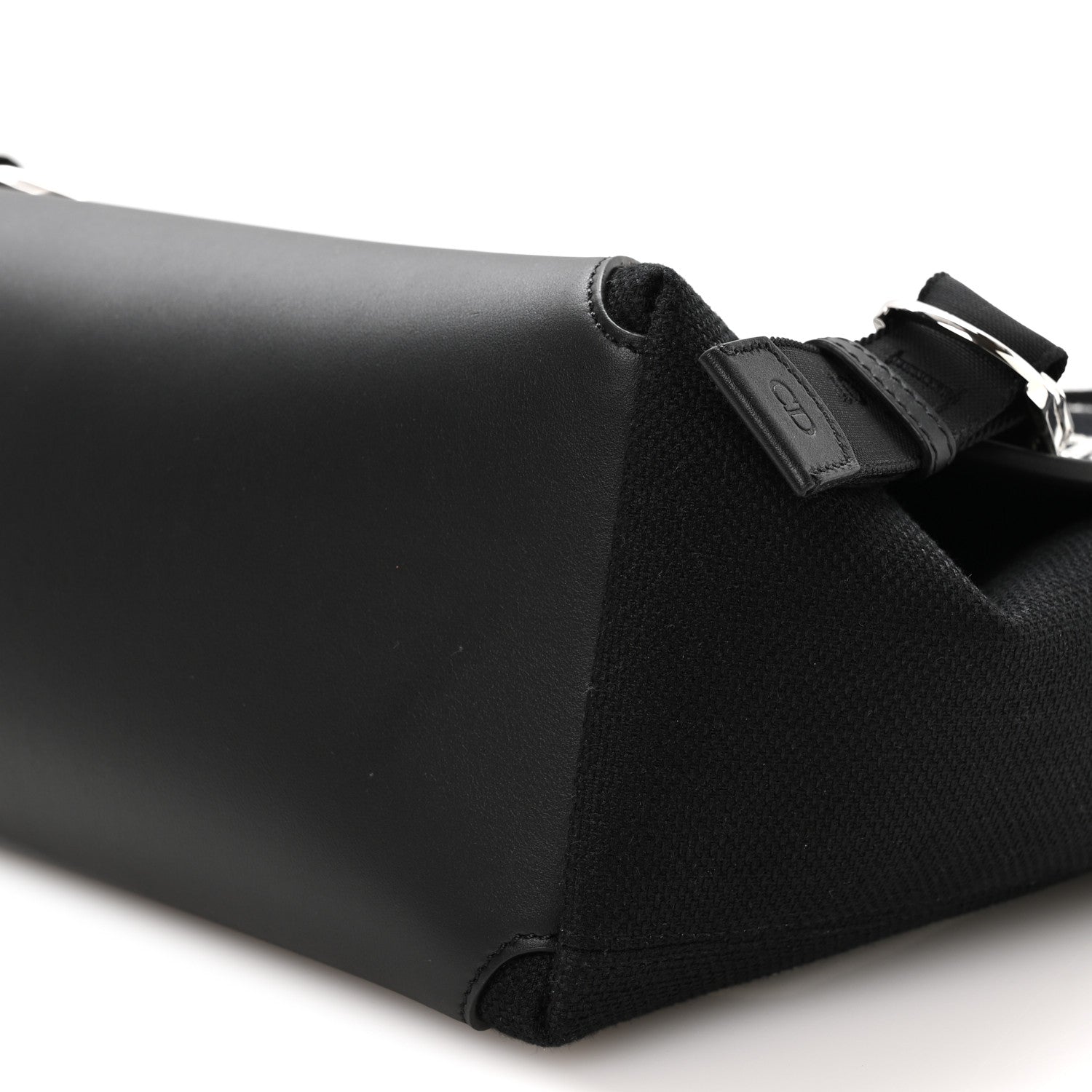 Canvas Embroidered Medium Jett Messenger Black White
