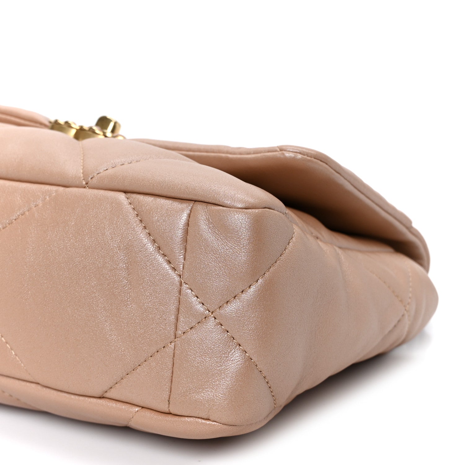 Shiny Lambskin Quilted Medium CHNL 19 Flap Beige