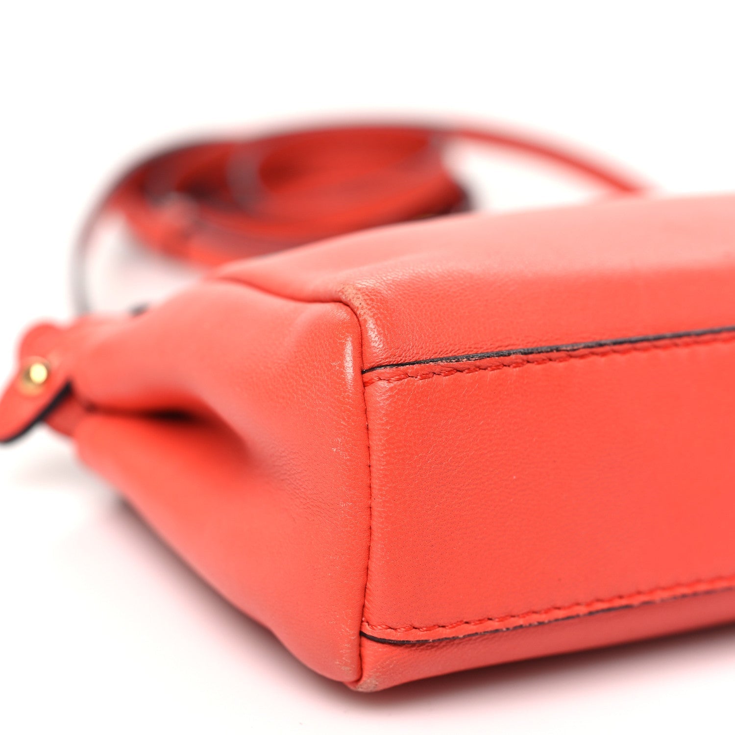 Shiny Nappa Micro Peekaboo Iconic Satchel Rosso Pimento