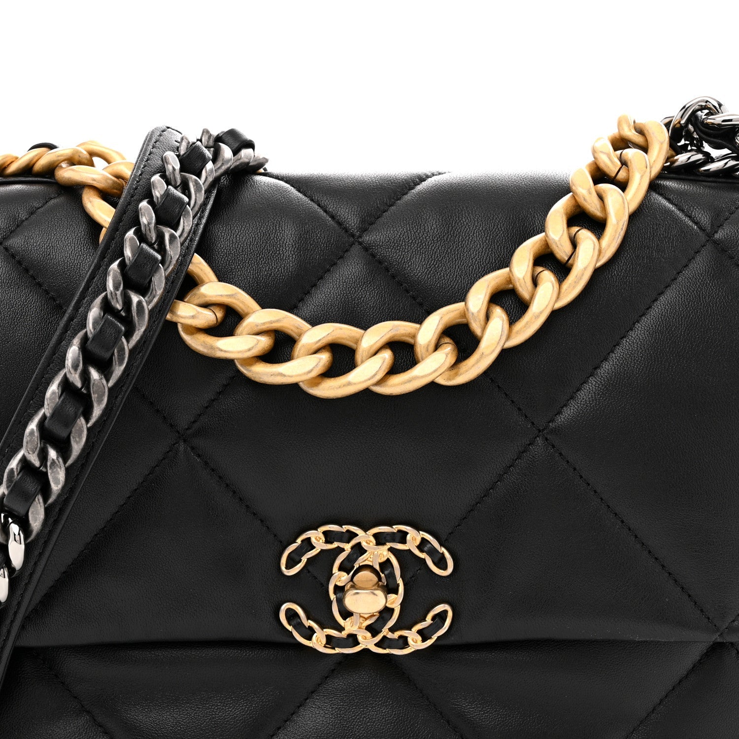 Lambskin Quilted Large CHNL 19 Flap Black