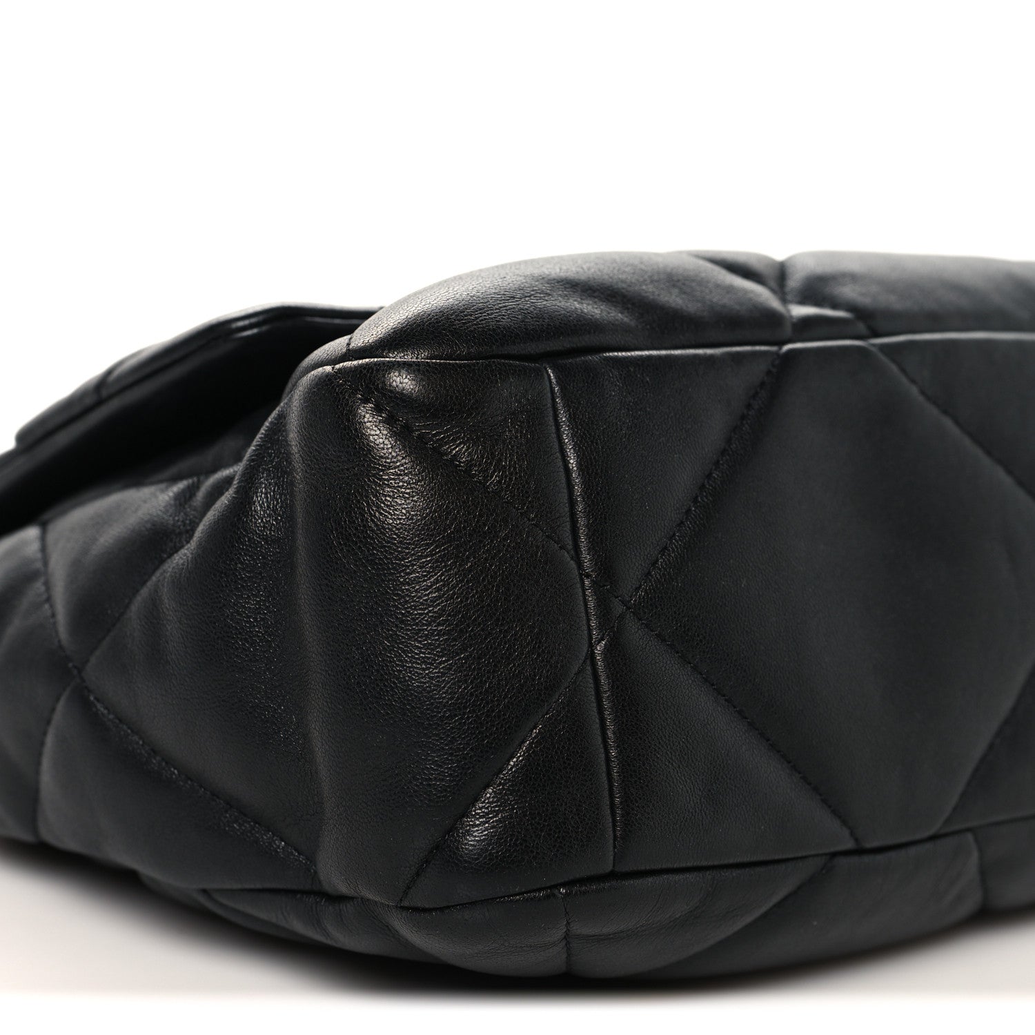 Lambskin Quilted Large CHNL 19 Flap Black