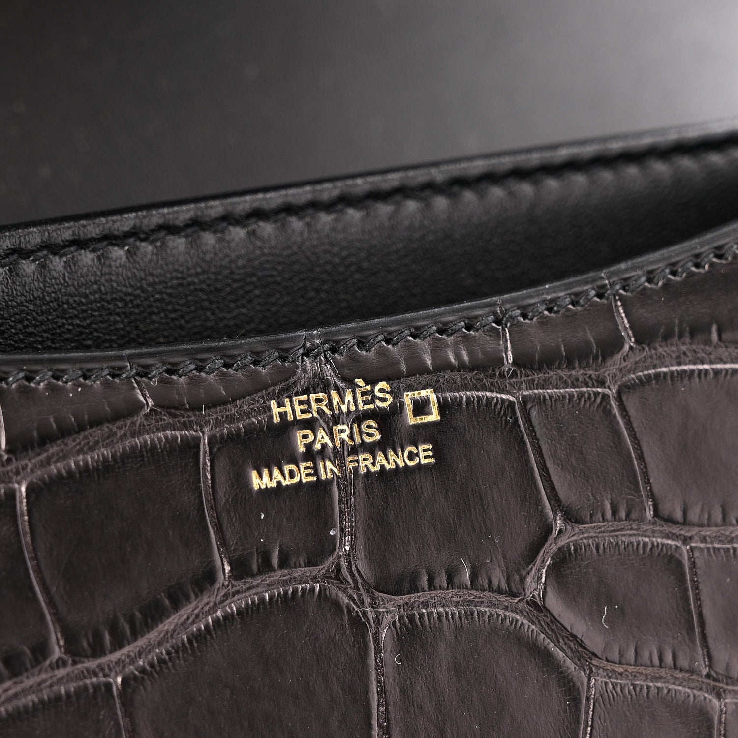 Matte Alligator Constance 18 Black