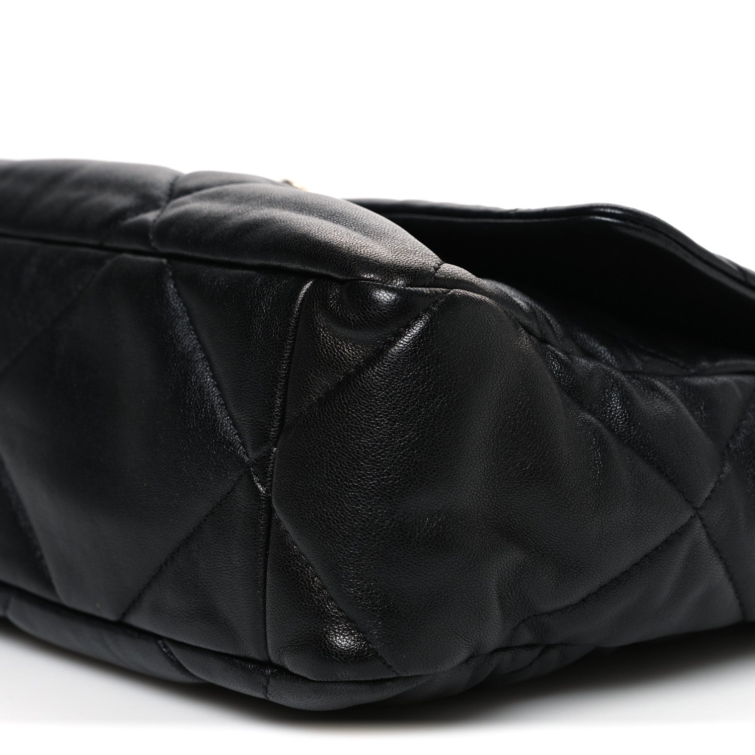Lambskin Quilted Large CHNL 19 Flap Black