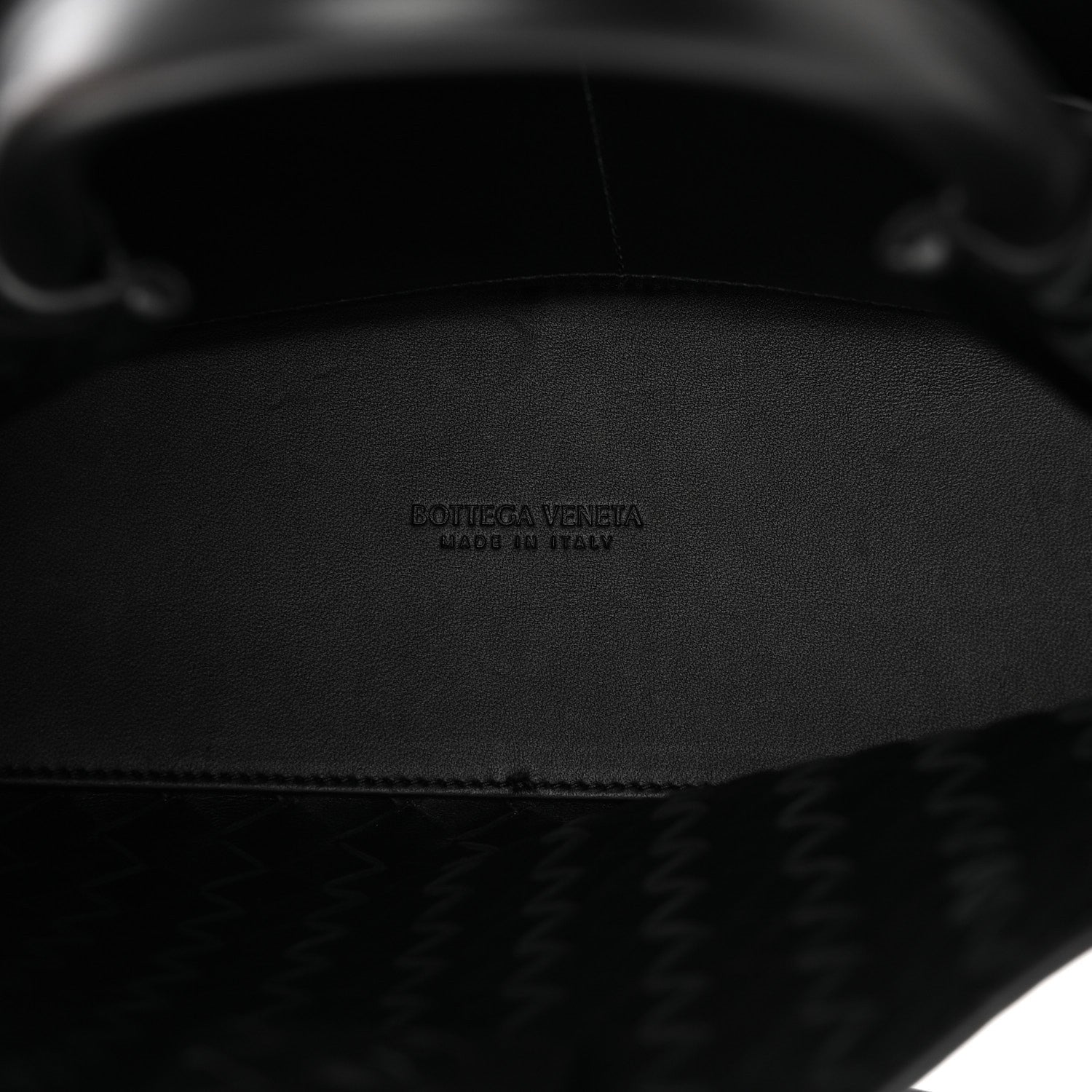 Nappa Intrecciato Medium Andiamo Shoulder Bag Black