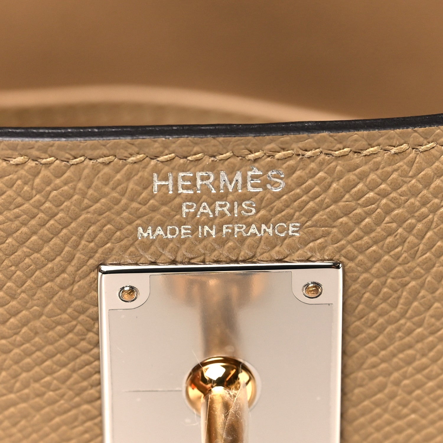 Madame Calfskin Kelly Elan Poussiere