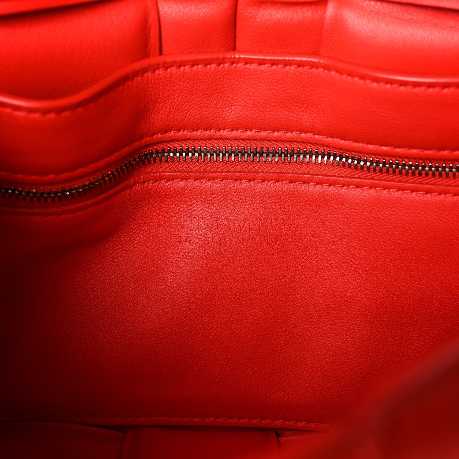 Lambskin Maxi Intreccio Padded Chain Cassette Crossbody Bag Nail Polish