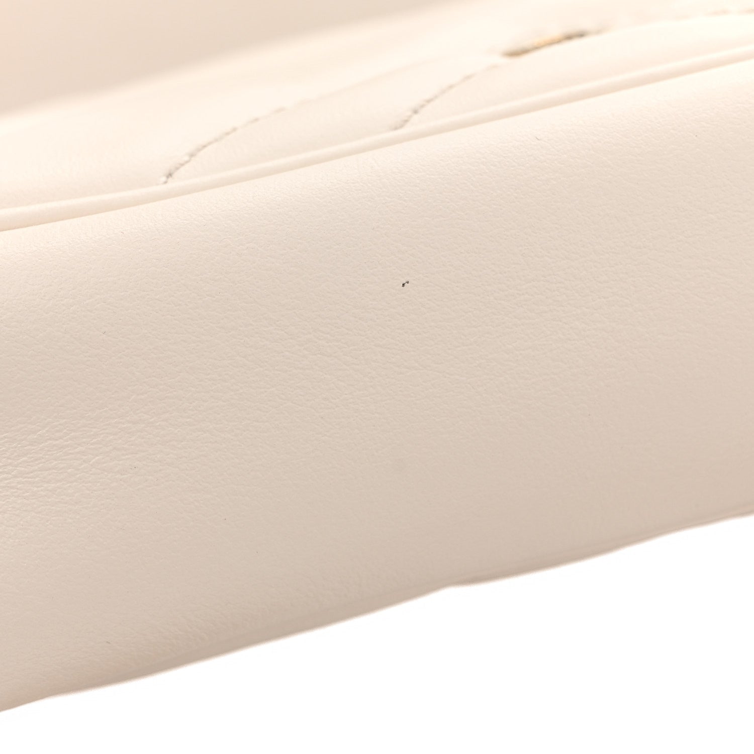 Calfskin Matelasse Super Mini GG Marmont Shoulder Bag White