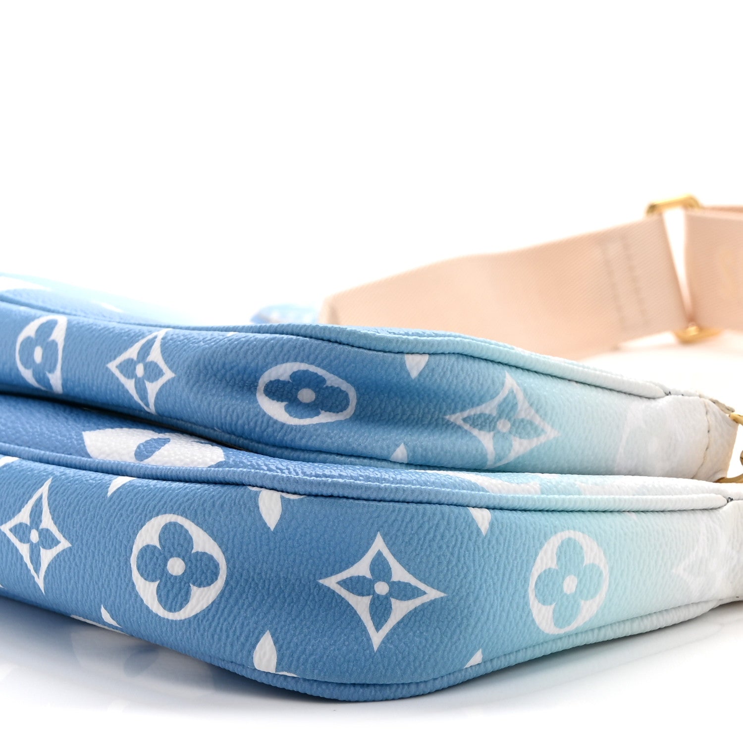 Monogram Giant By The Pool Multi Pochette Accessories Blue