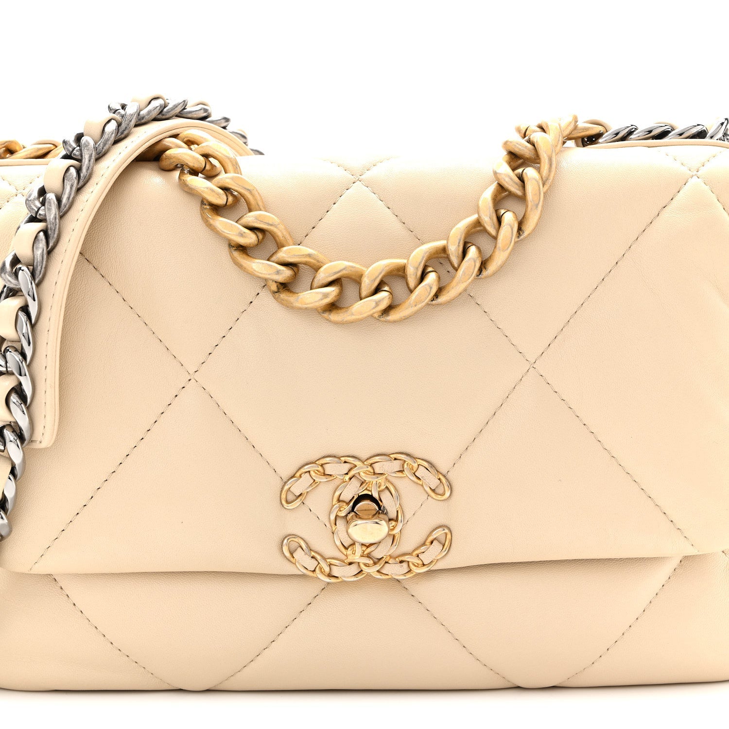 Lambskin Quilted Medium CHNL 19 Flap Light Beige