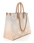 Monogram Giant By The Pool Onthego GM Brume