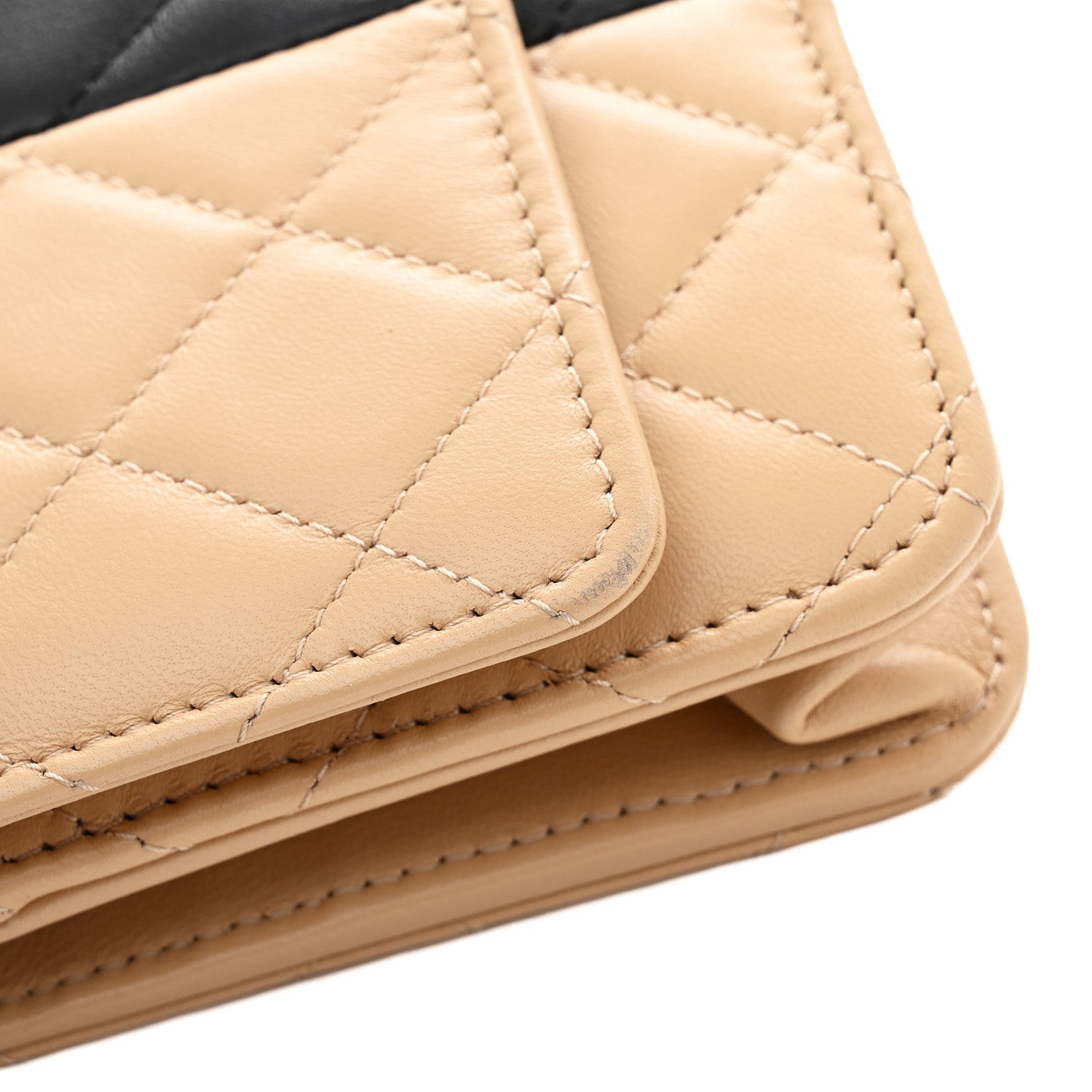 Lambskin Quilted Wallet On Chain WOC Beige Black