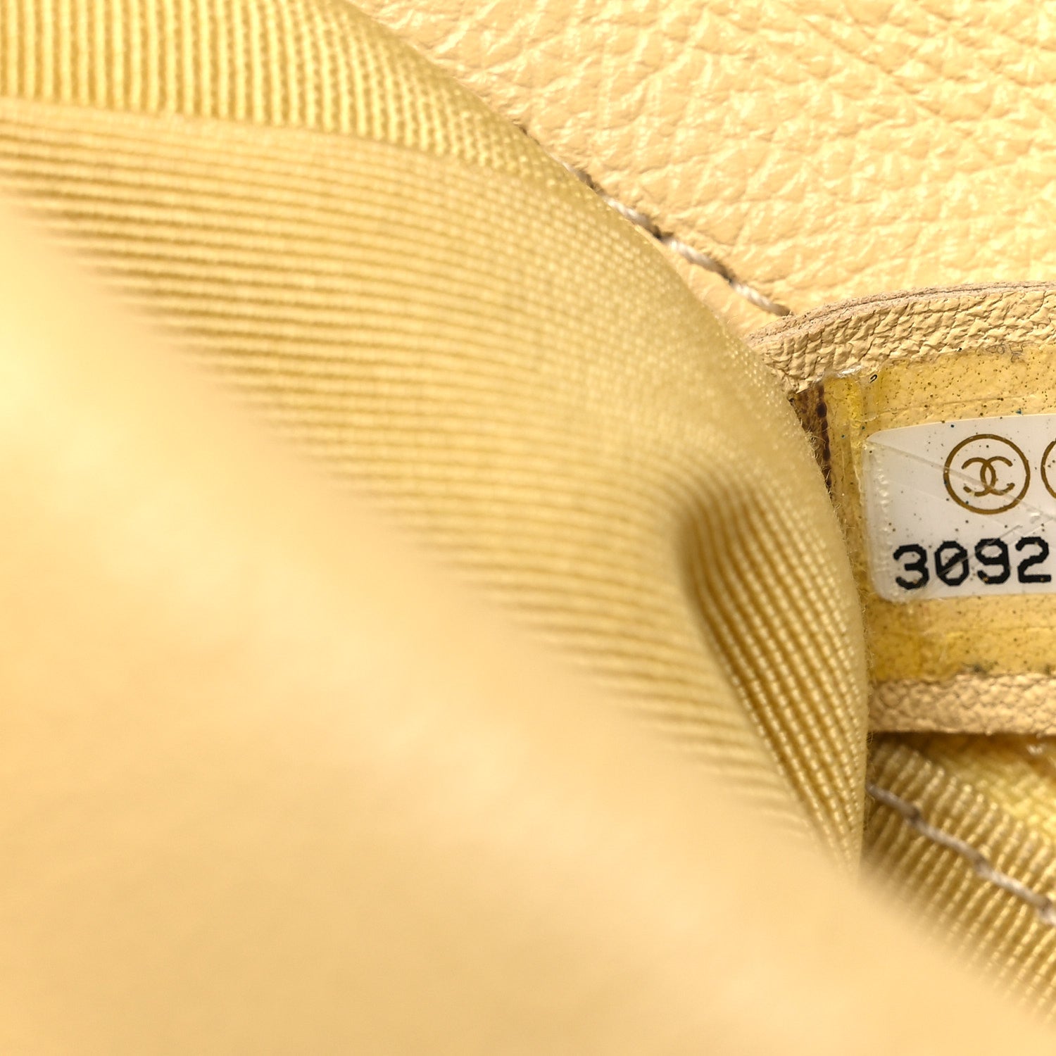 Calfskin Crochet Medium CHNL 19 Flap Yellow