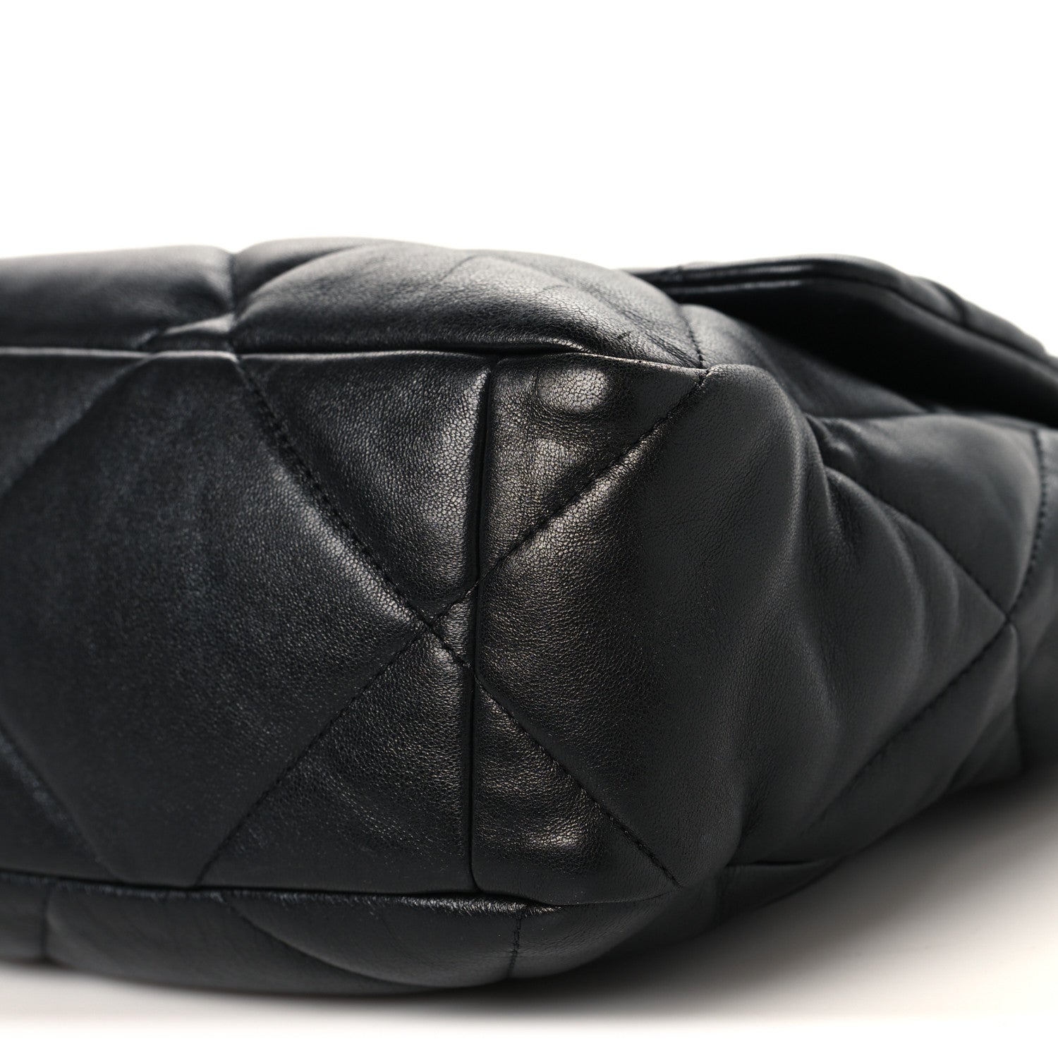 Lambskin Quilted Large CHNL 19 Flap Black