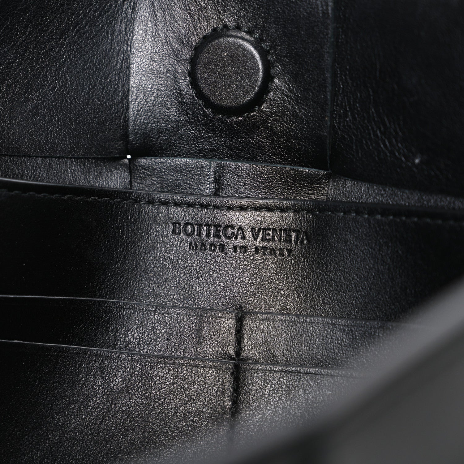 Calfskin Maxi Intrecciato Cassette Pouch On Strap Black