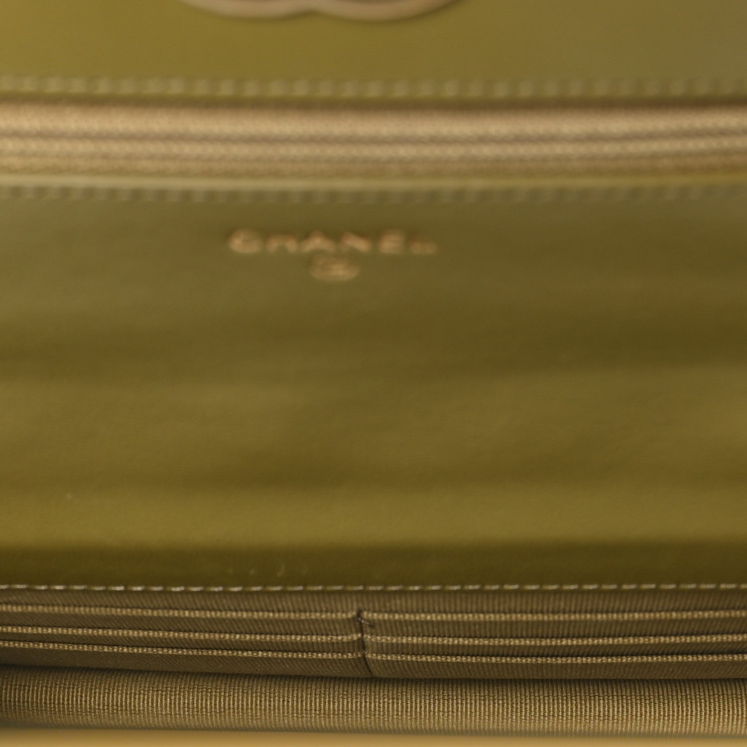 Lambskin Quilted CHNL 19 Wallet On Chain WOC Green