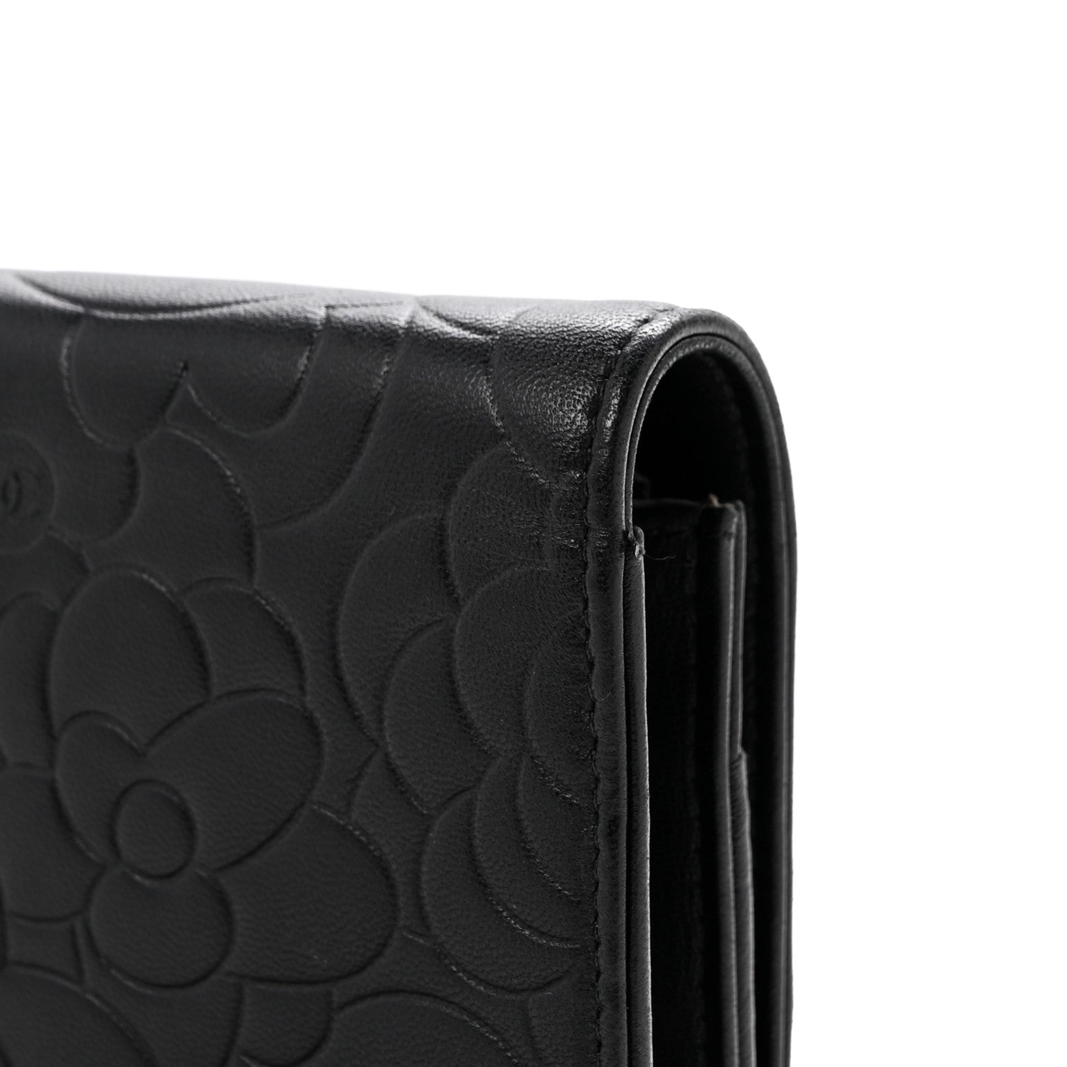 Lambskin Camellia Embossed Wallet On Chain WOC Black