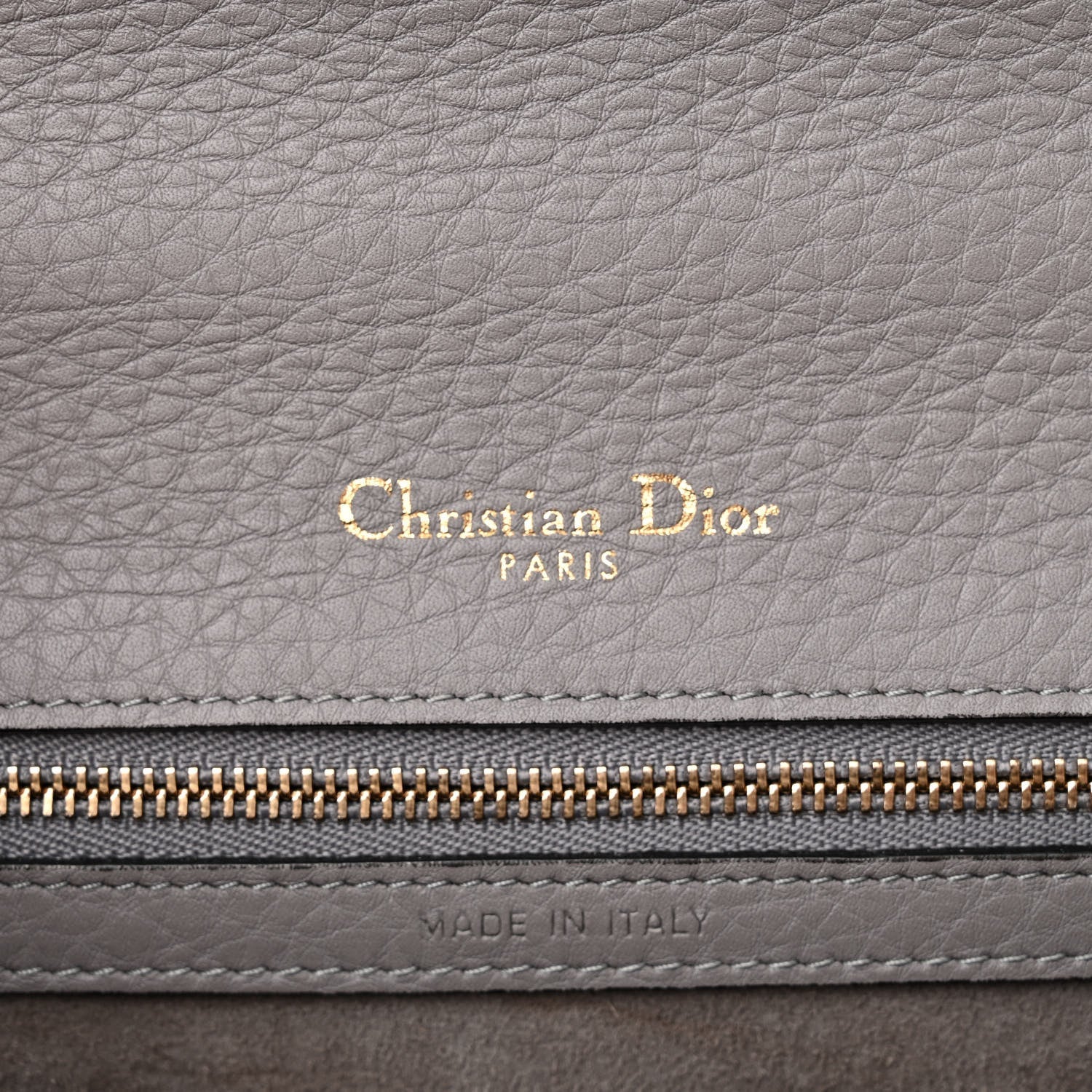 Grained Calfskin Medium D1ORama Flap Bag Gris