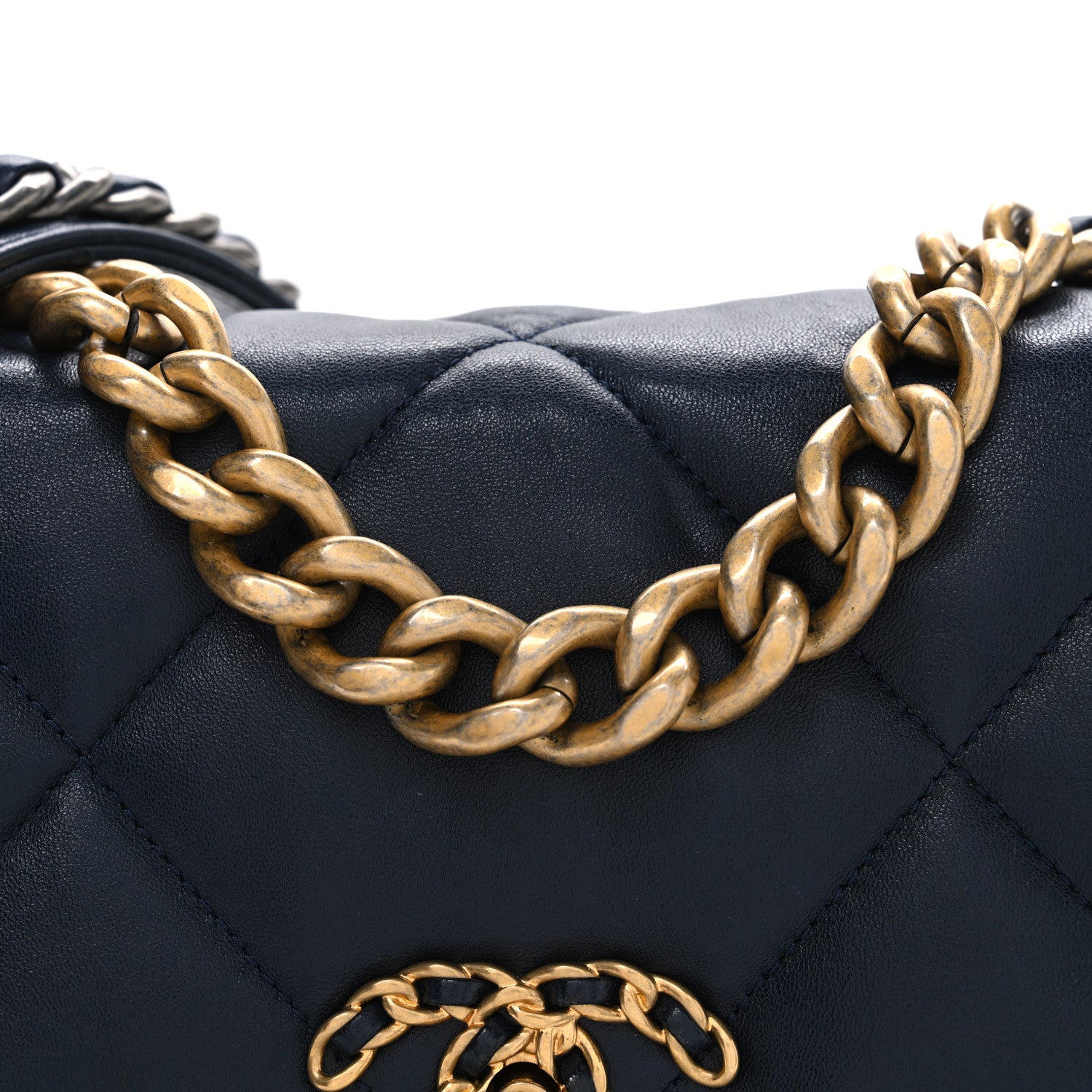 Lambskin Quilted Medium CHNL 19 Flap Navy Blue