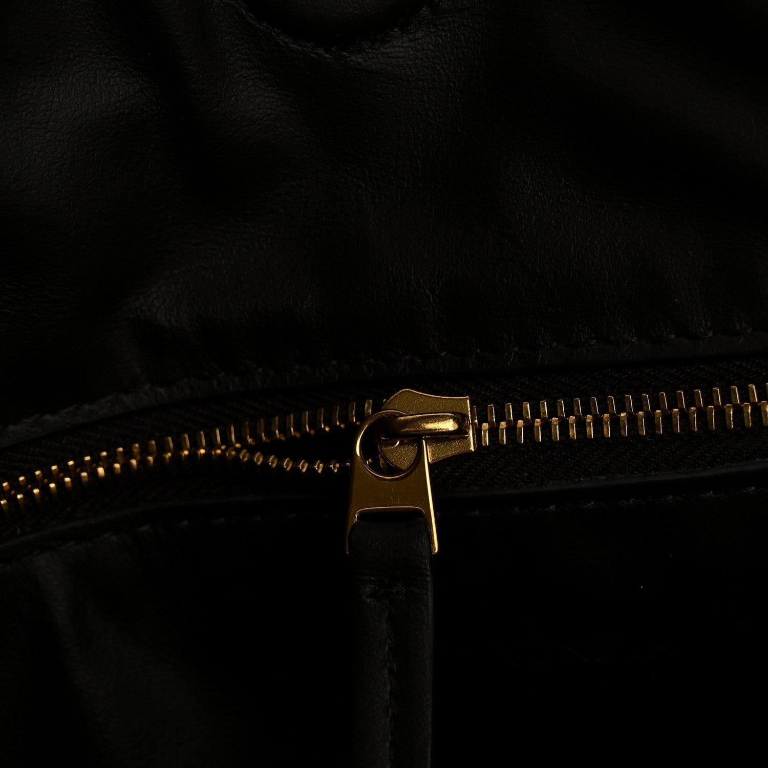 Calfskin Intrecciato Small Hop Fondant
