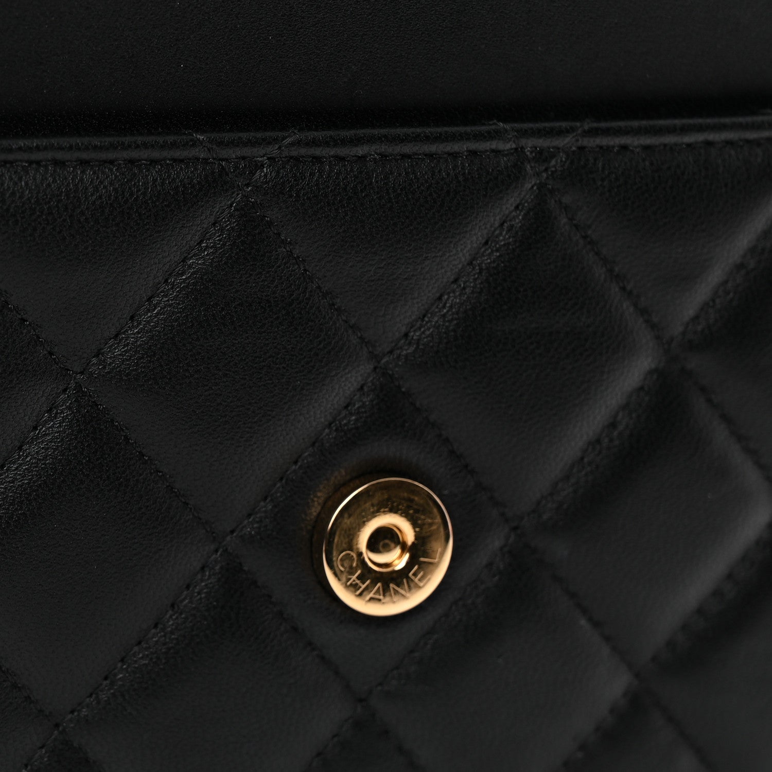 Lambskin Quilted Wallet On Chain WOC Black