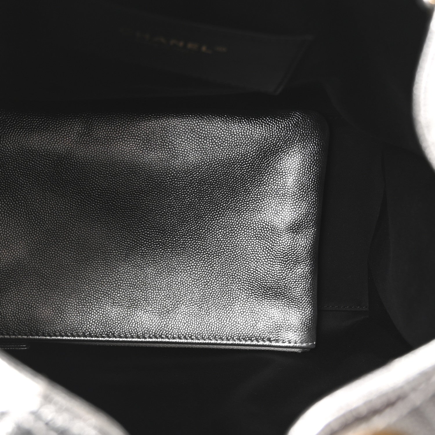 Metallic Caviar Quilted Medium CHNL 25 Handbag Silver