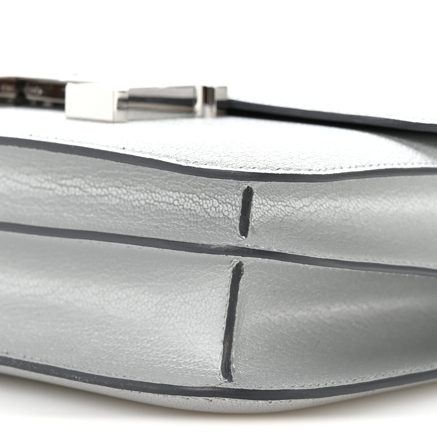 Metallic Chevre Chamkilight Constance 18 Argent