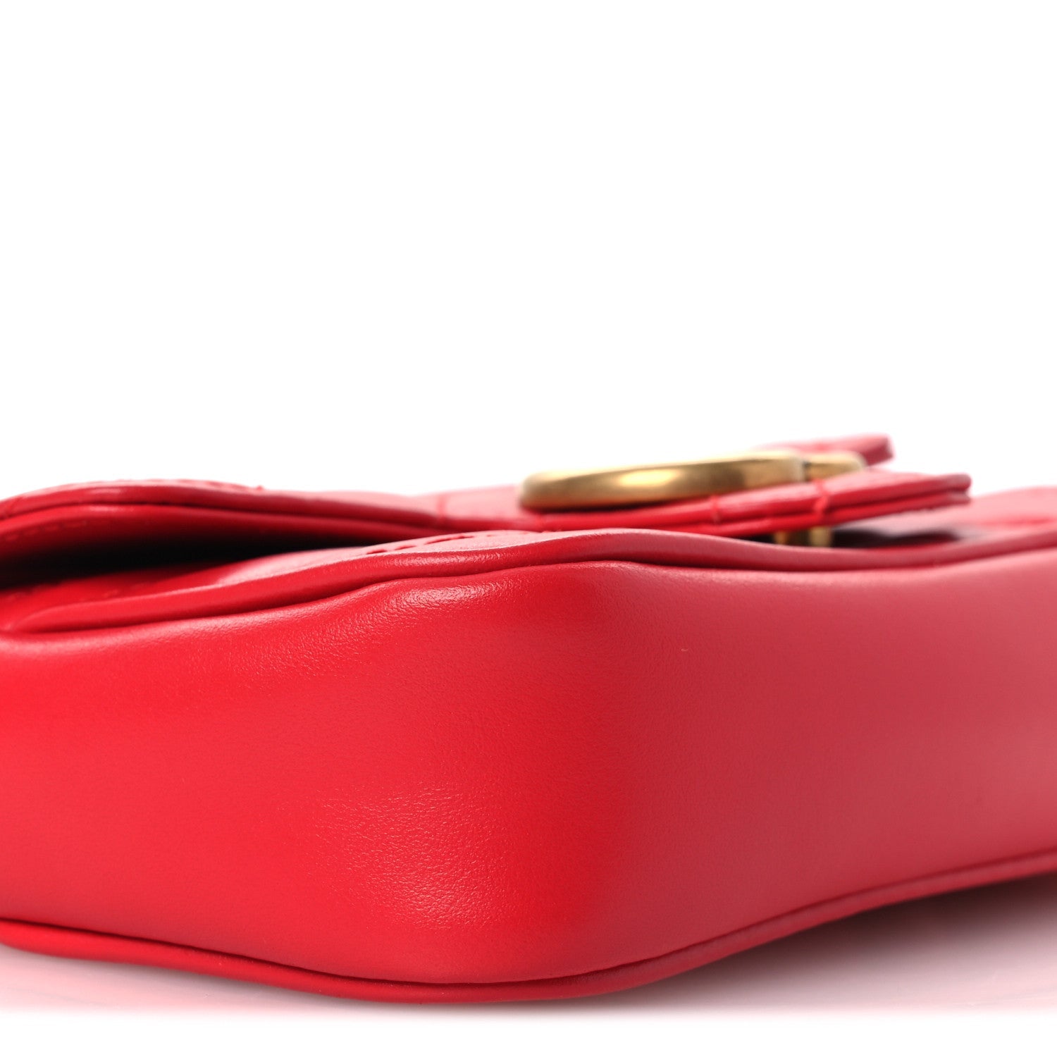 Calfskin Matelasse Super Mini GG Marmont Shoulder Bag Hibiscus Red