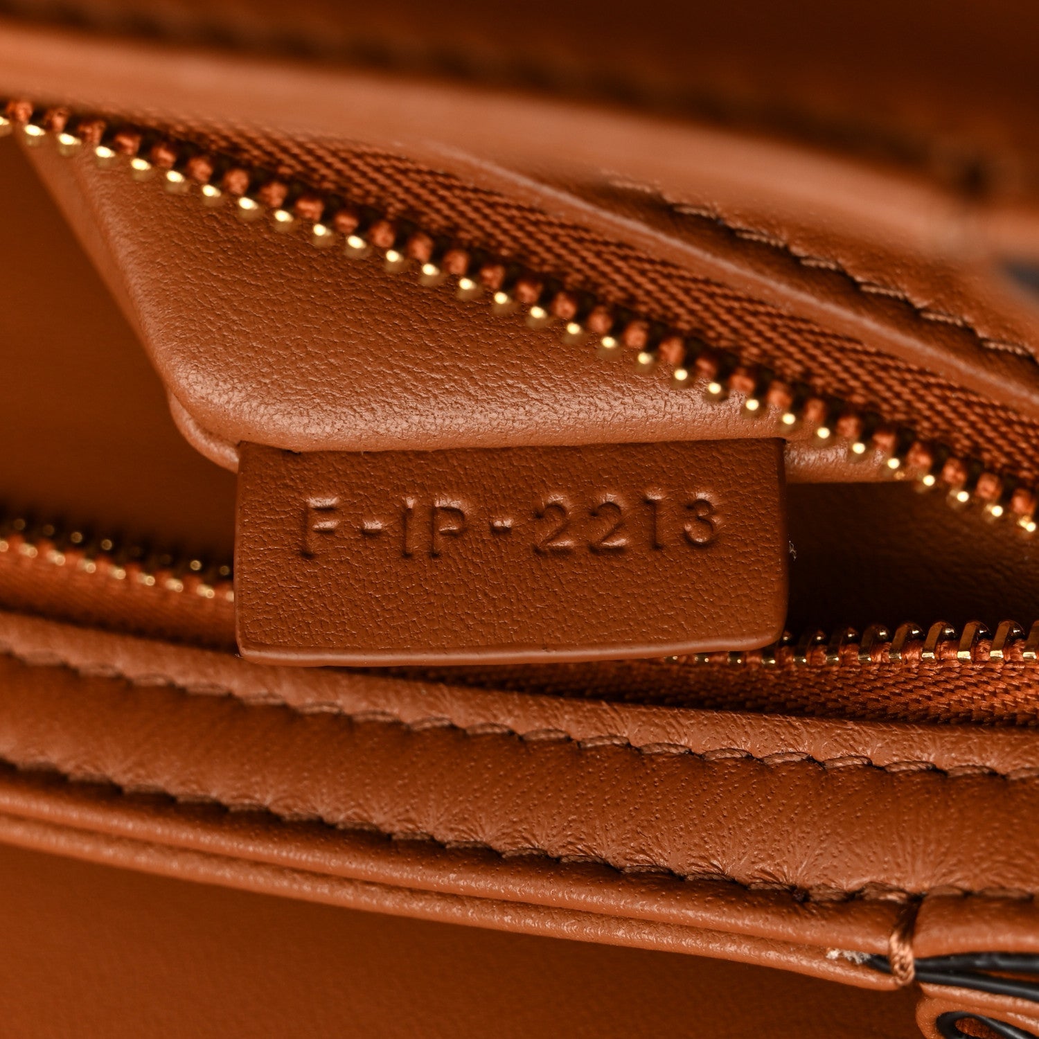 Natural Calfskin Medium Triomphe Tan