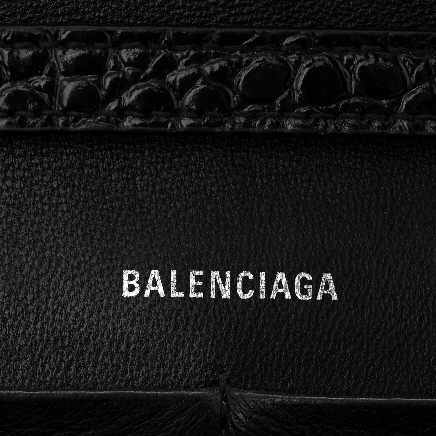 Shiny Calfskin Monochrome Crocodile Embossed Hourglass Chain Bag Black