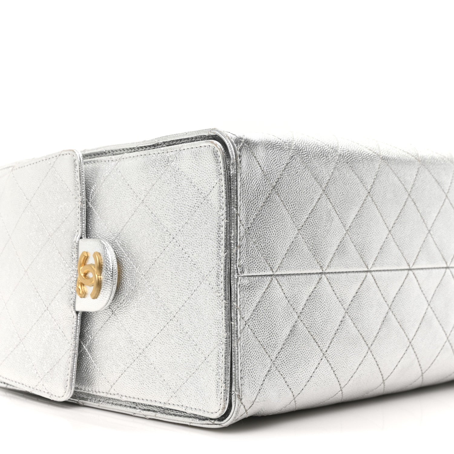 Metallic Caviar Quilted Medium CHNL 25 Handbag Silver
