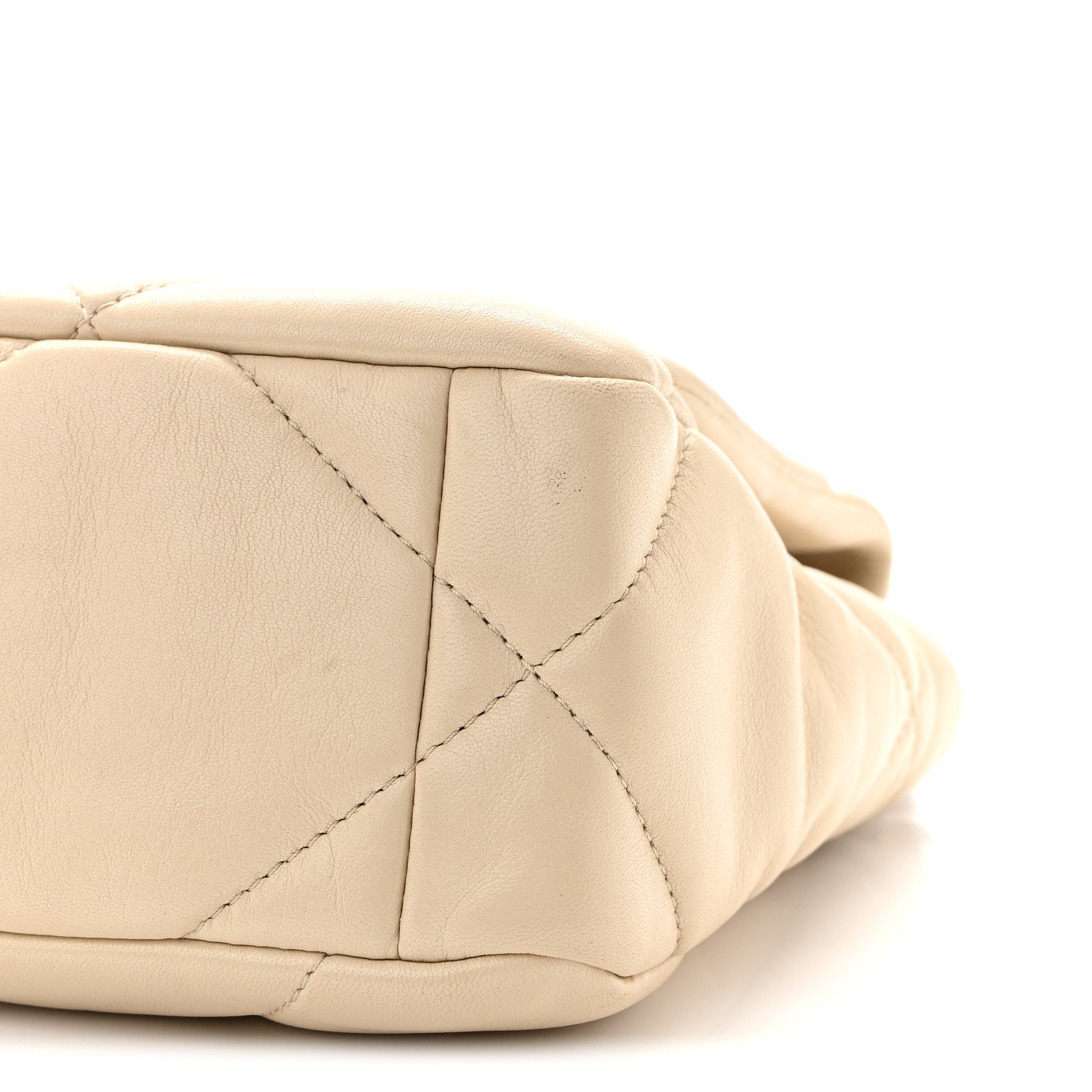 Lambskin Quilted Medium CHNL 19 Flap Light Beige