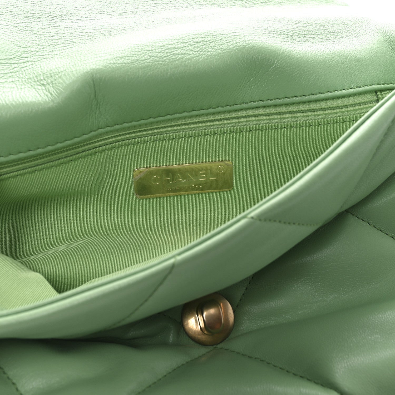 Goatskin Quilted Medium CHNL 19 Flap Light Green