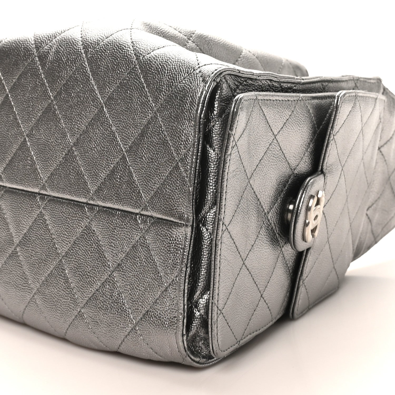 Metallic Caviar Quilted Small CHNL 25 Handbag Silver
