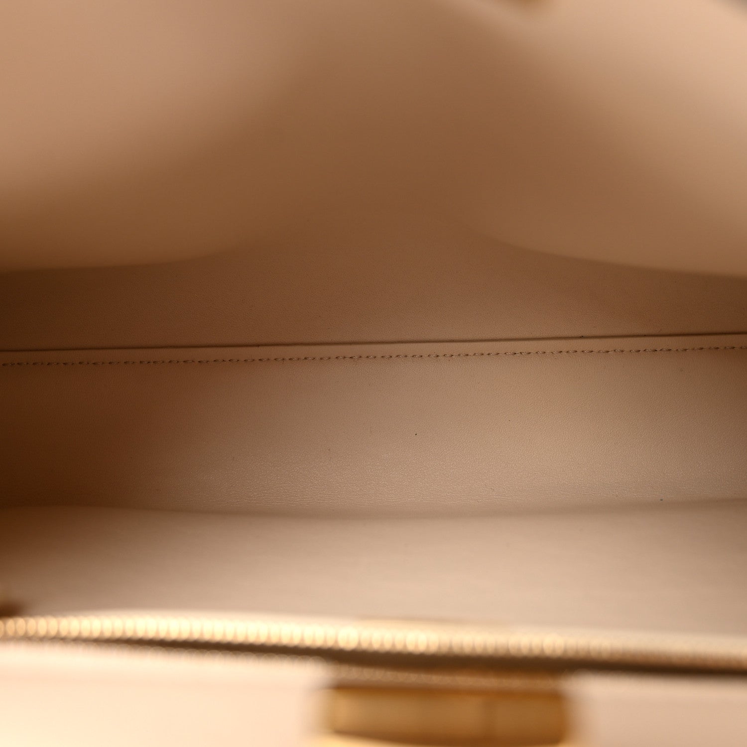 Vitello Tahiti Burro Bi-Color Medium Peekaboo Iconic Essentially Satchel Maya Camelia Confetto