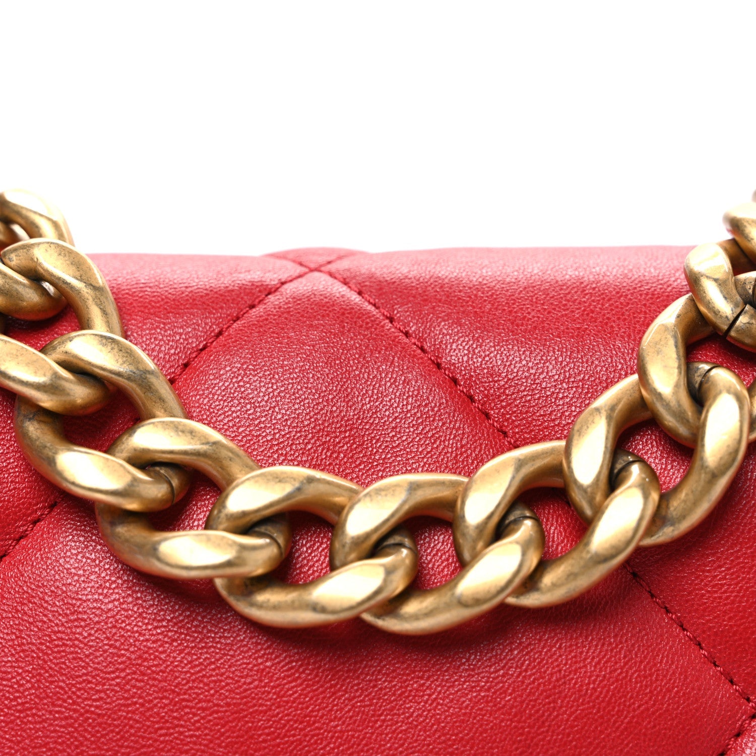 Lambskin Quilted Medium CHNL 19 Flap Red