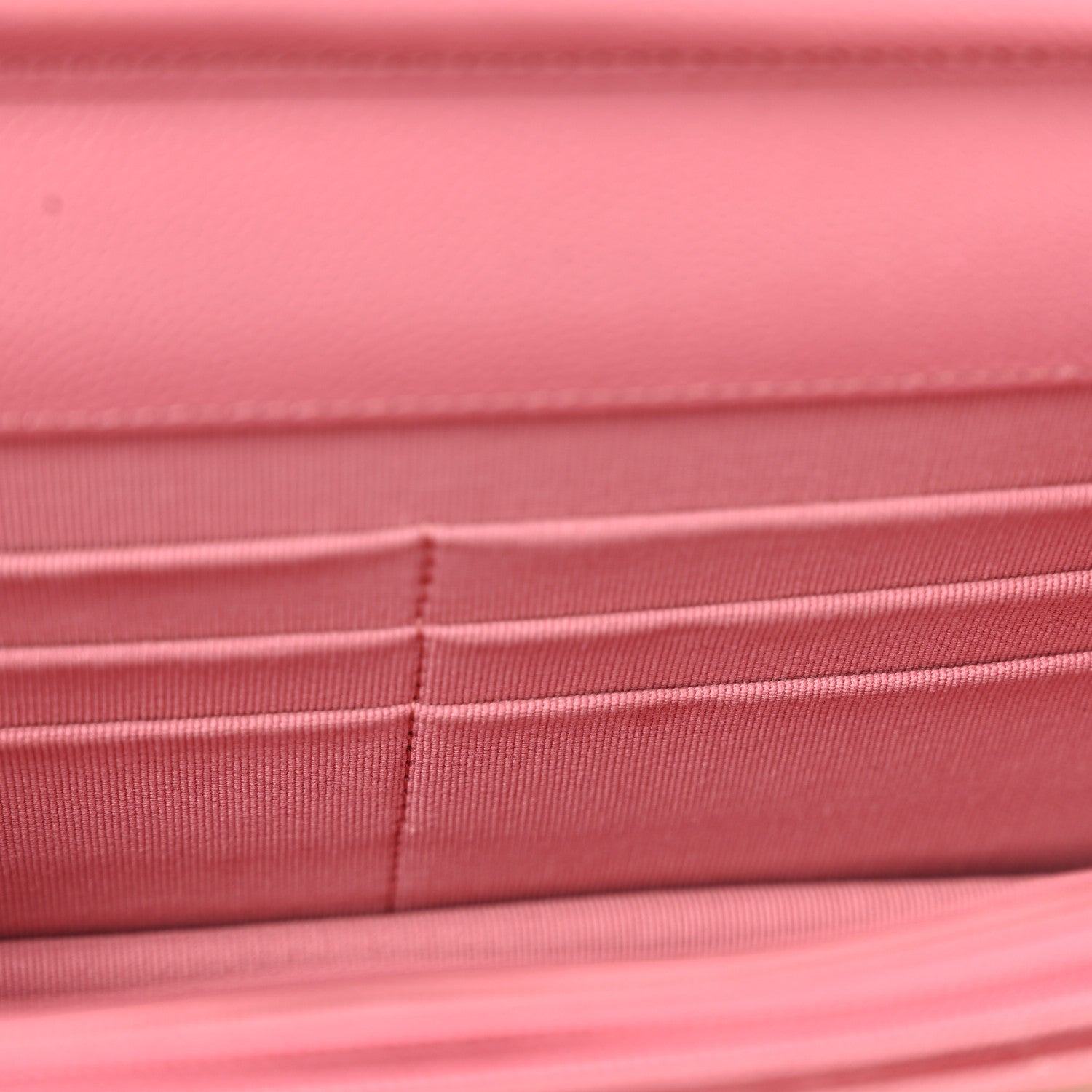 Caviar Quilted Wallet on Chain WOC Pink