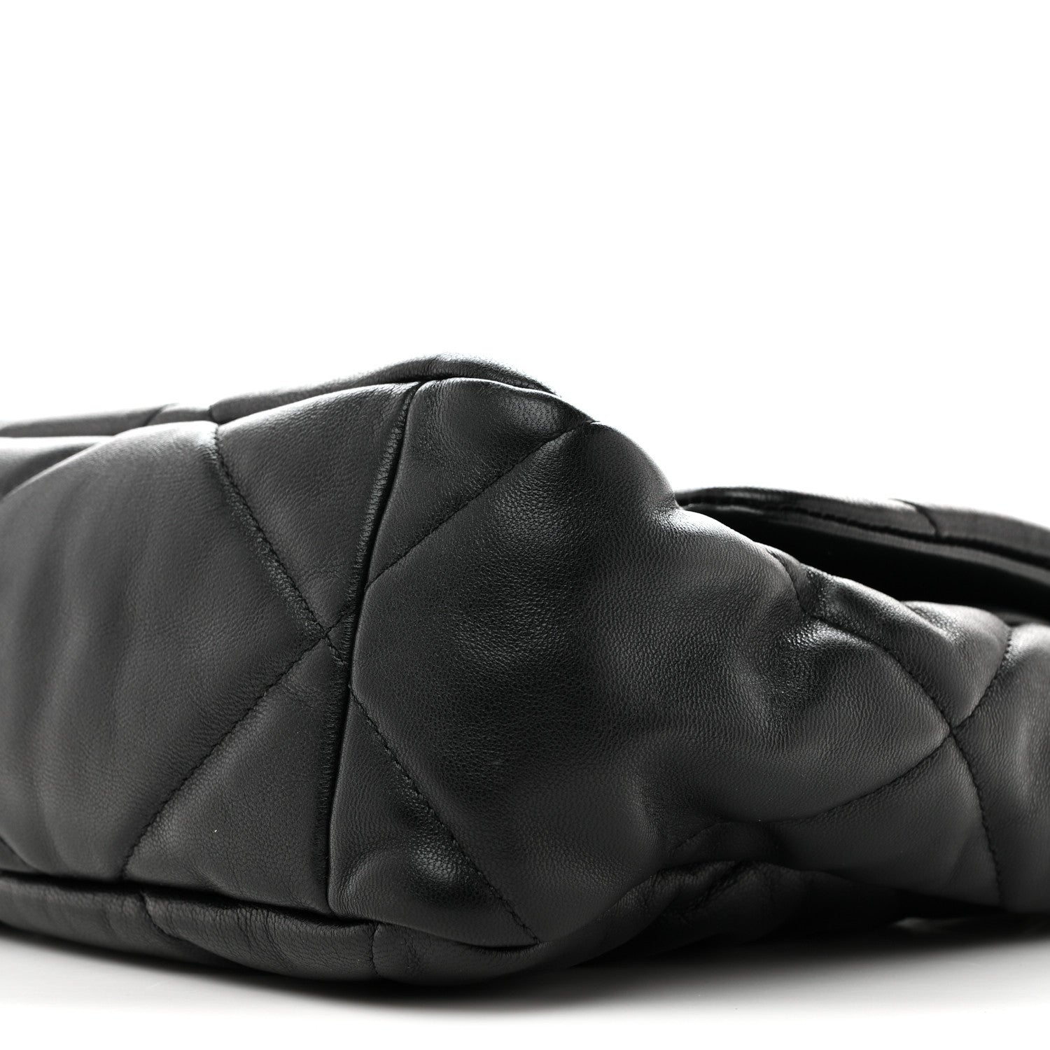 Lambskin Quilted Large CHNL 19 Flap Black