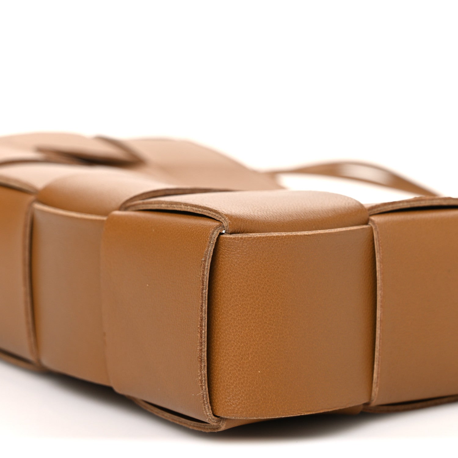 Calfskin Maxi Intrecciato Cassette Pouch On Strap Camel