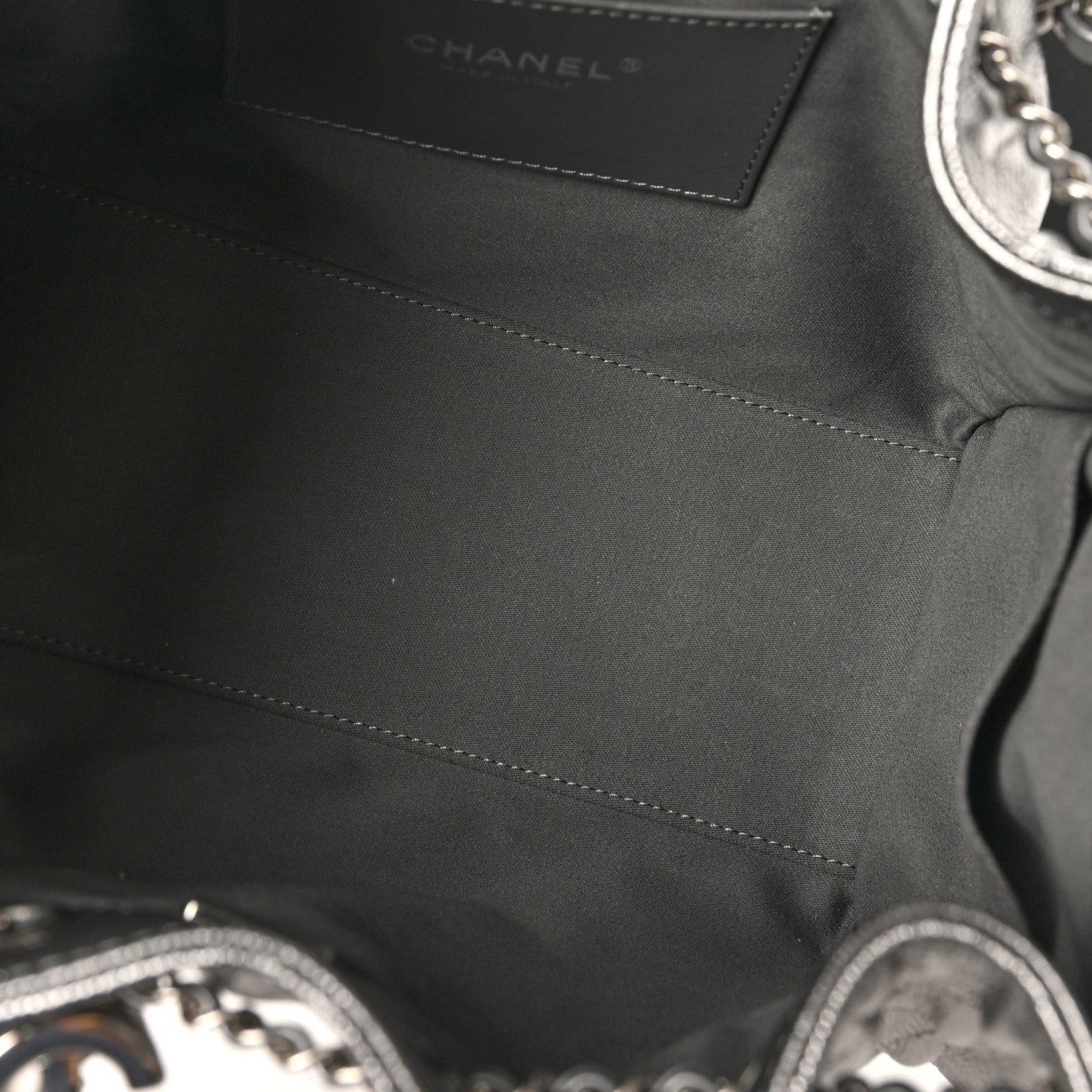 Metallic Caviar Quilted Small CHNL 25 Handbag Anthracite